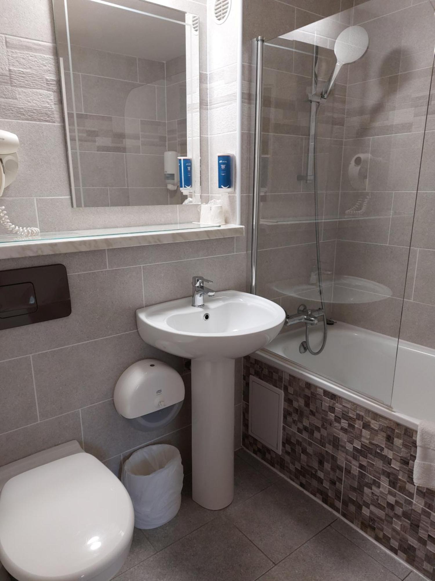 Brit Hotel Bosquet Carcassonne Cite מראה חיצוני תמונה